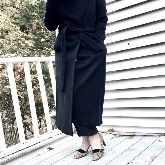 COLE HAAN Full-length Belted wrap coat. - Picture 5 of 15